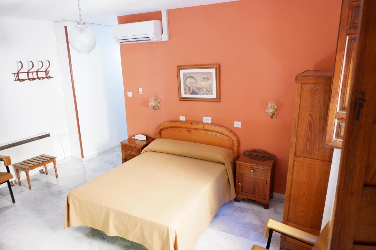 Hotel Central Lanjaron Ngoại thất bức ảnh